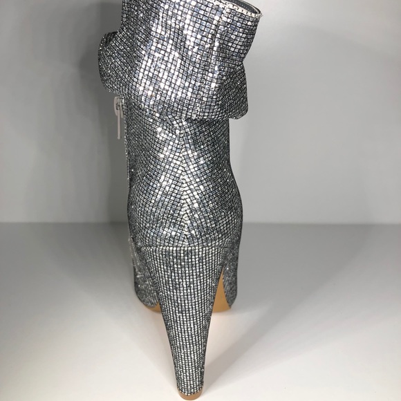 ‼️LAST ONE‼️Silver Embellished Booties - Picture 4 of 5